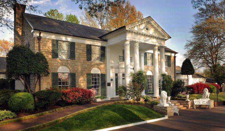 elvis-presleys-graceland-1-jpg.webp