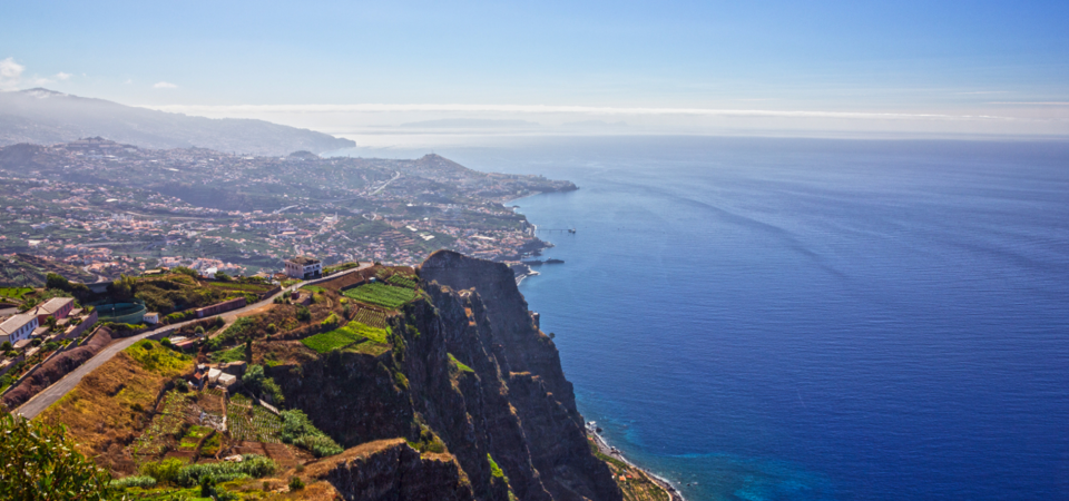 Cruising by Cabo Girão