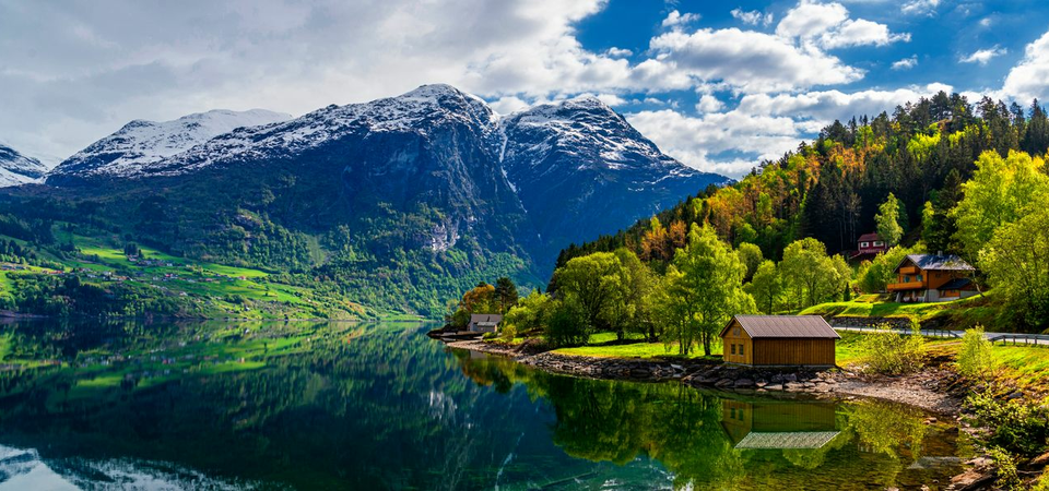 Hjørundfjorden (Cruising)