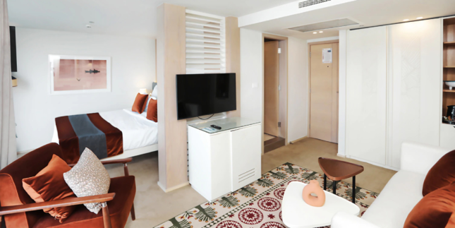 Deluxe Suite