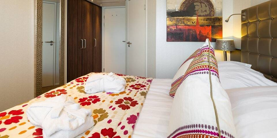 French Balcony - Violin Deck - 155sq.ft.