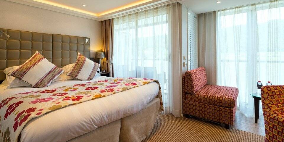 Twin Balcony - Violin Deck - 235sq.ft.