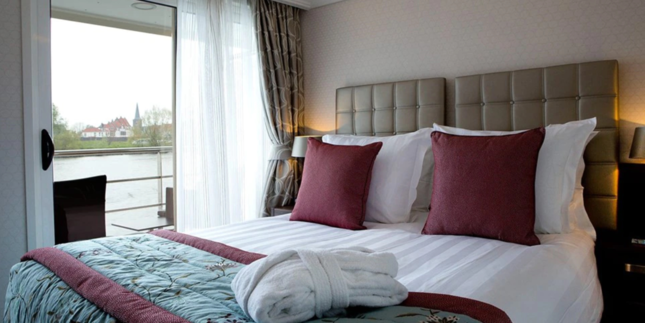 Twin Balcony - Cello Deck - 235sq.ft.