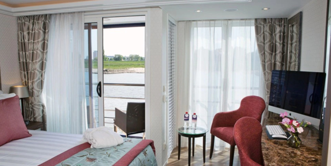 Twin Balcony - Violin Deck - 210sq.ft.