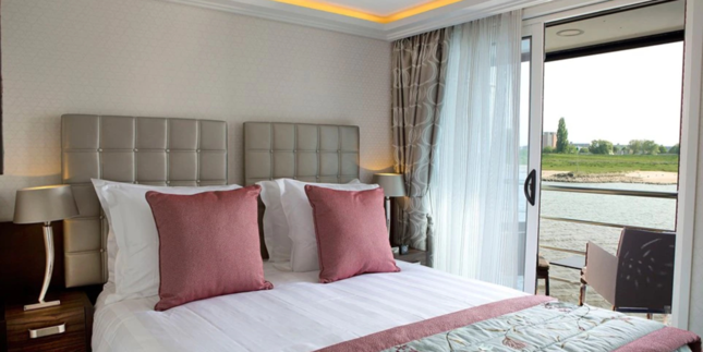 Twin Balcony - Violin Deck - 235sq.ft.