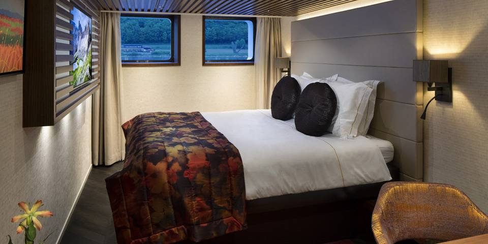 Fixed Window - Piano Deck - 205sq.ft.