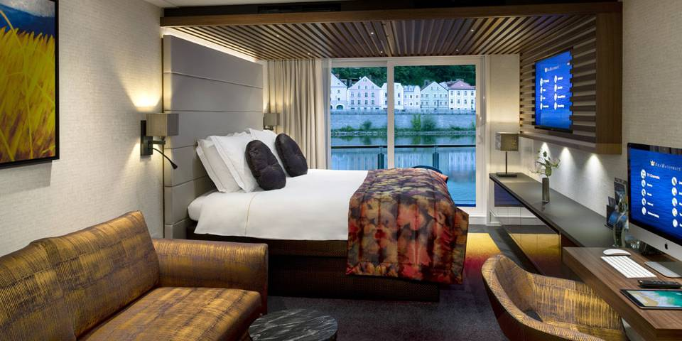 Outside Balcony - Cello Deck - 355sq.ft.