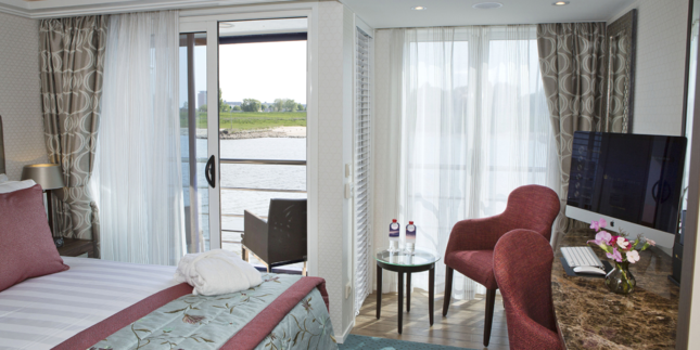 Twin Balcony - Violin Deck - 210sq.ft.