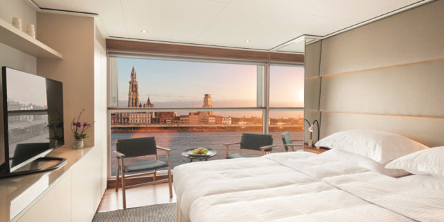 Horizon Deck Emerald Panorama Balcony Suite