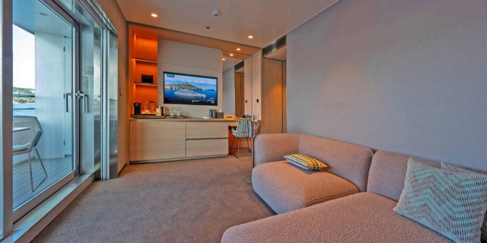 Deluxe Balcony Suite