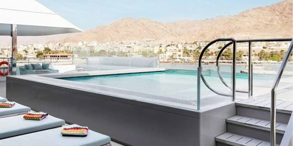 Pool area