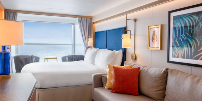 Spacious Infinite Ocean View Balcony