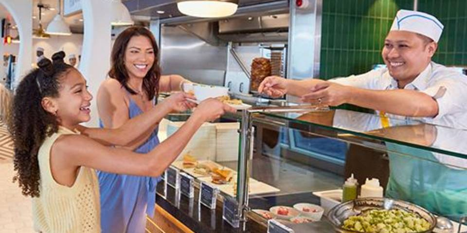 AQUADOME MARKET – Explore five food stalls serving sweet and savoury delights from around the world. Circle them all like a true foodie, and don’t miss the new juice and smoothie bar adding extra flavour to this sensational smorgasbord.