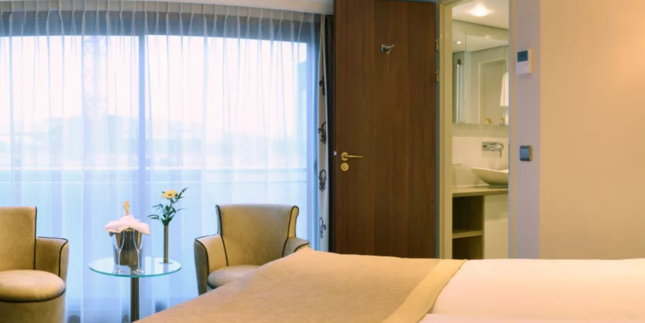 Diamond Deck Superior Suite - Stern