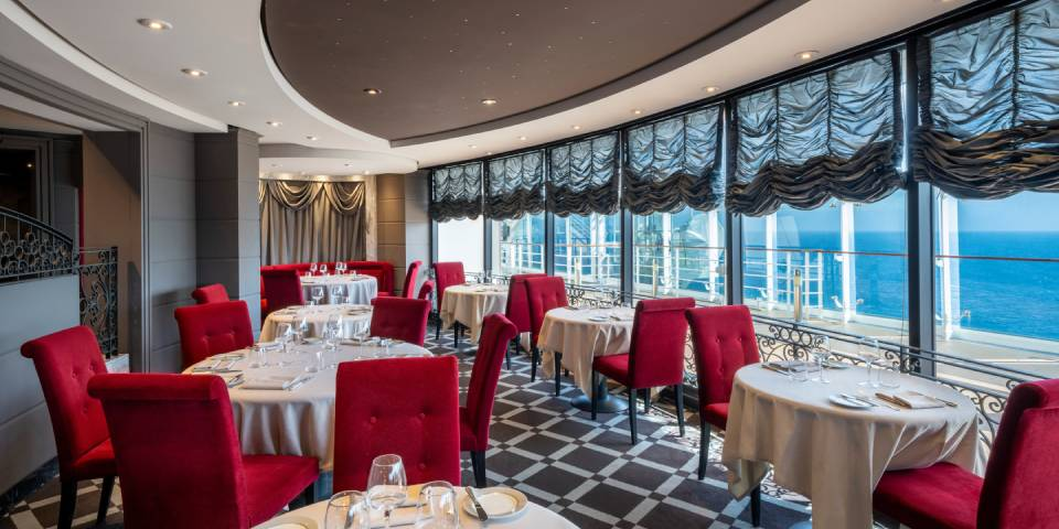 The MSC Yacht Club Restaurant, L'Etoile, is an exclusive and private venue reserved only for you with spectacular sea views.