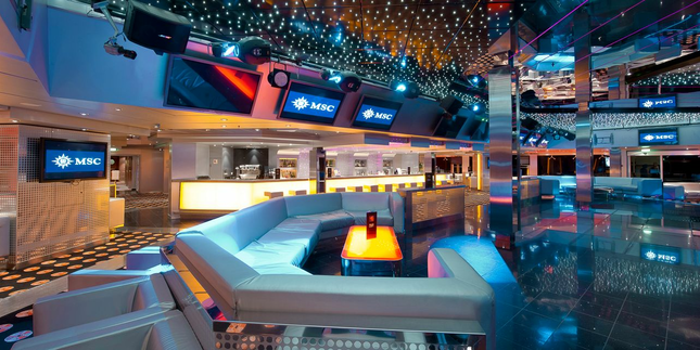If dancing the night away is your perfect evening then head over to the R32 Disco. Open until the early hours, enjoy a variety of music in the onboard nightclub