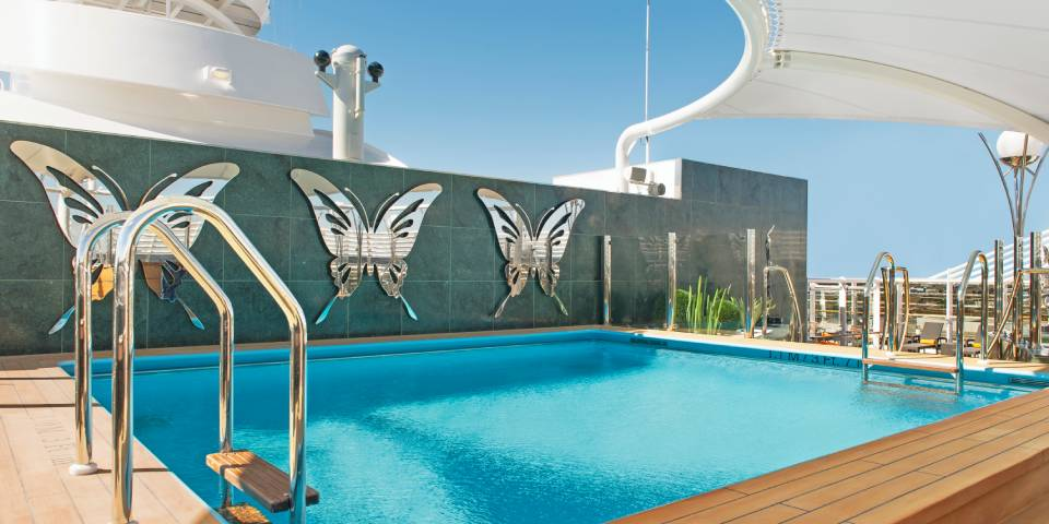 In the MSC Yacht Club you are provided with exceptional service, including fresh towels and cleaning sunglasses while enjoying the One Pool.