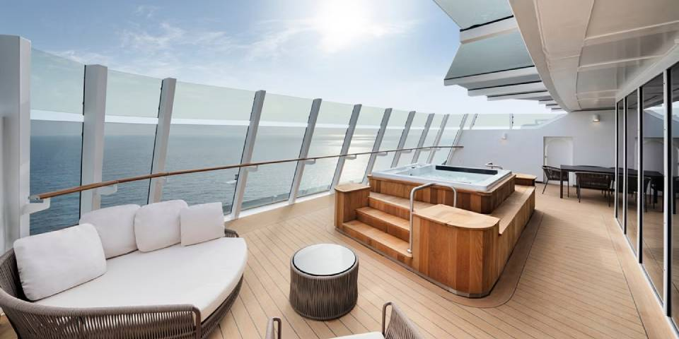MSC Yacht Club Owner's Suite With Whirlpool Bath