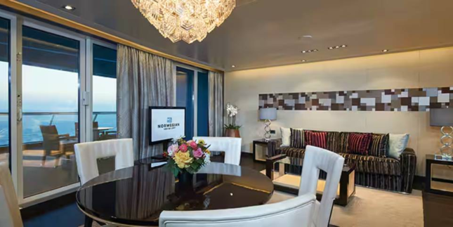 The Haven Deluxe Owner's Suite with Large Balcony