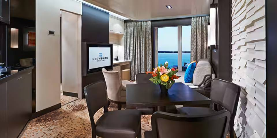 The Haven 2-Bedroom Family Villa with Balcony