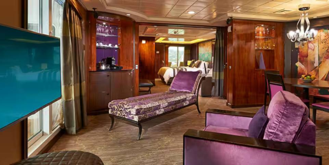The Haven Deluxe Owner's Suite with Balcony