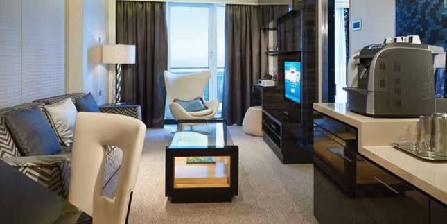 The Haven Deluxe Owner's Suite with Balcony