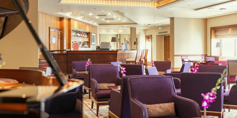 Cunard Grills Lounge