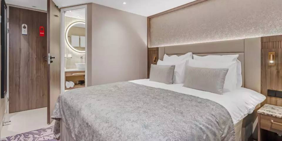 Ruby Deck Double Cabin
