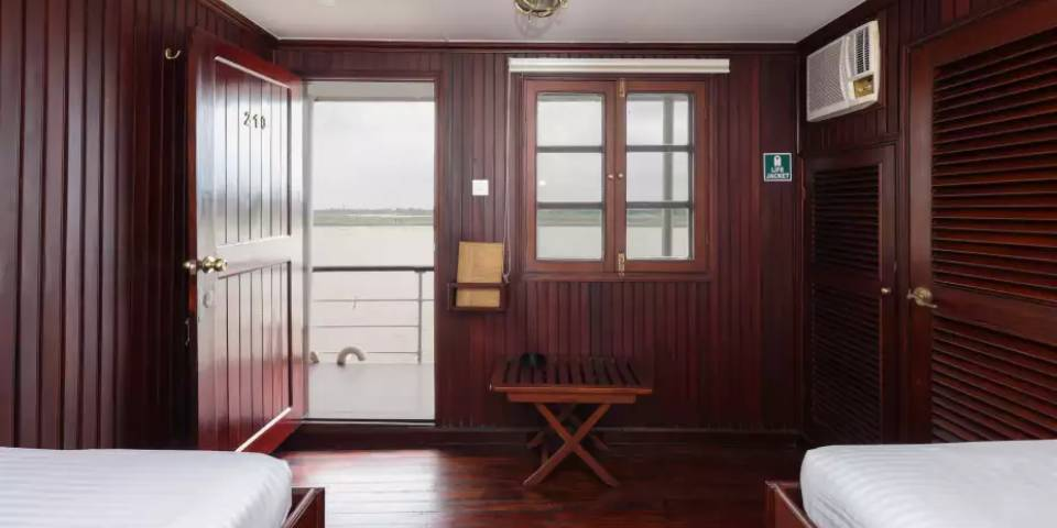 Deluxe Cabin - Upper Deck