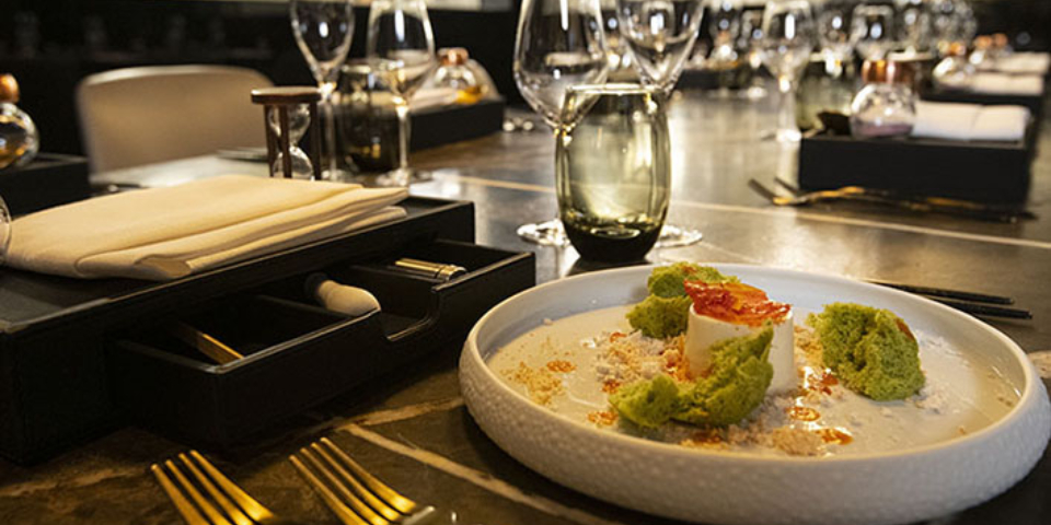 Chef’s Table, within Elements, offers an exclusive 11-course degustation by invitation only, for 10 guests. Paired with premium beverages, the Executive Chef and team present each dish, detailing world-class techniques and ingredient origins.