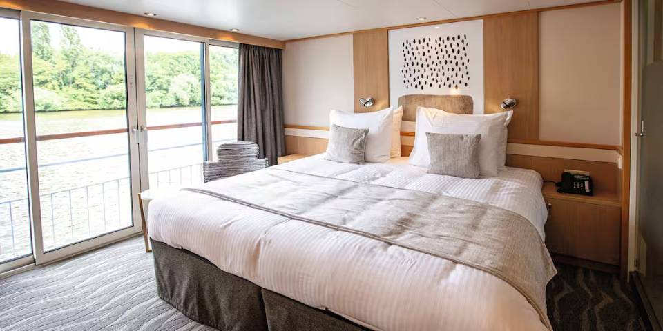 Deck 3 Superior French Balcony